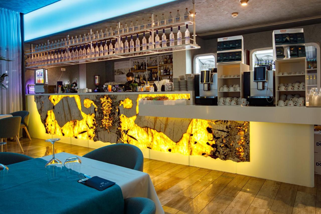 Hotel Opera Mamaia Extérieur photo